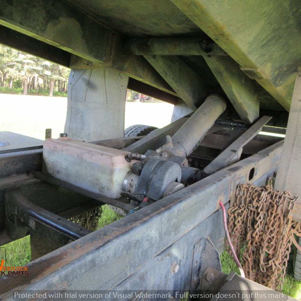 1347 HYDRAULIC CYLINDER