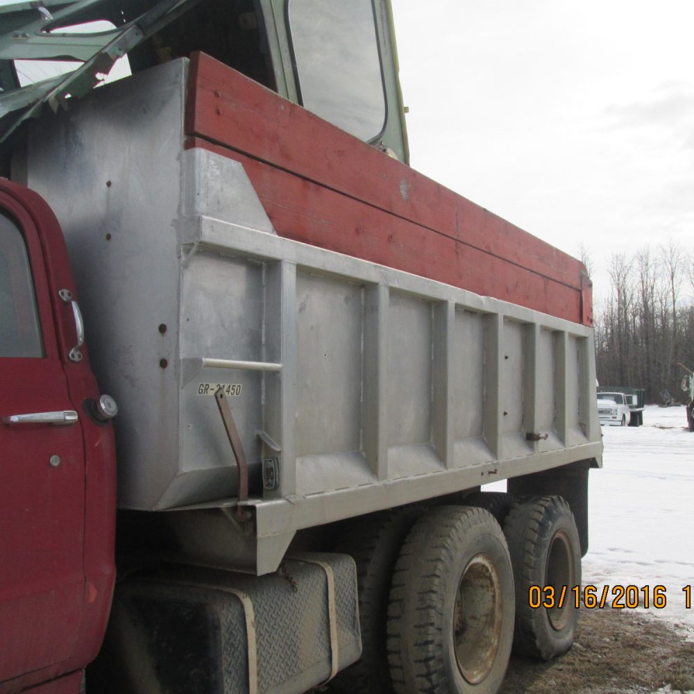 636 ALUM GRAVEL BOX (2)